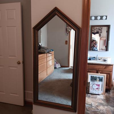 UNIQUE WALL MIRROR