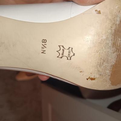 LADIES DRESS SHOES (8 - 8.5)