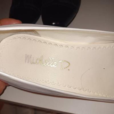 LADIES DRESS SHOES (8 - 8.5)