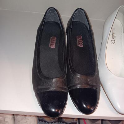 LADIES DRESS SHOES (8 - 8.5)