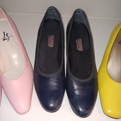 LADIES DRESS SHOES (8 - 8.5)