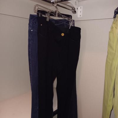LADIES DENIM, DRESS AND CASUAL PANTS (6 - 8) PLUS NIGHT GOWNS (MED)