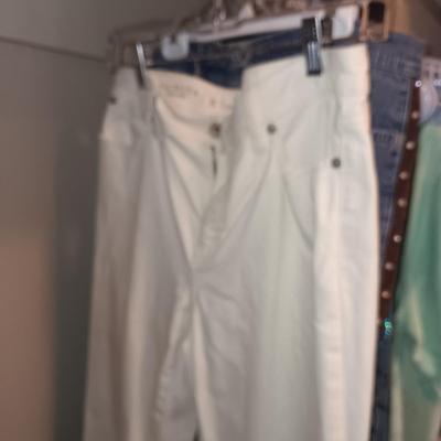 LADIES DENIM, DRESS AND CASUAL PANTS (6 - 8) PLUS NIGHT GOWNS (MED)