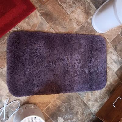 GUEST HAND TOWELS, BATHROOM DECOR AND RUG IN PURPLE AND VIOLET