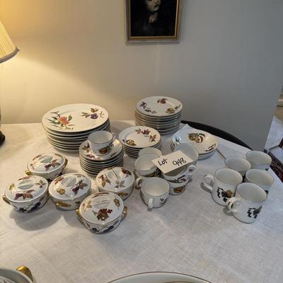 948 Royal Worcester "Evesham" Porcelain Lot