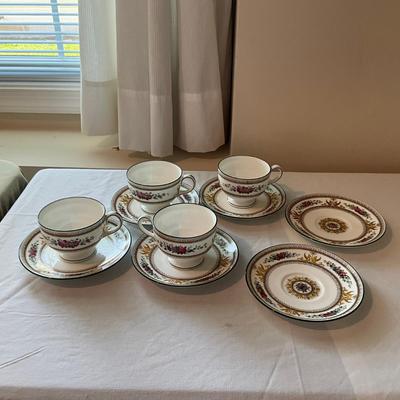 949 Royal Doulton "Cymelia" Fine Bone China Teacups & Plates