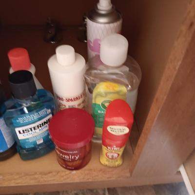 VARIOUS TOILETRIES
