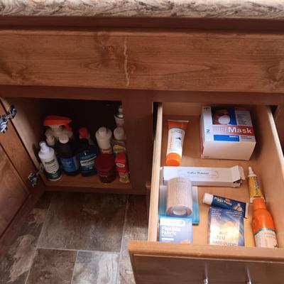 VARIOUS TOILETRIES
