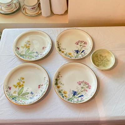 951 Set of Four Franconia Flower Plates With Salt Marsh Pollery