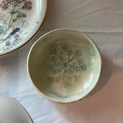 951 Set of Four Franconia Flower Plates With Salt Marsh Pollery