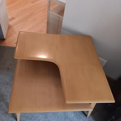 MCM HEYWOOD WAKEFIELD 2 TIER CORNER TABLE IN GREAT CONDITION