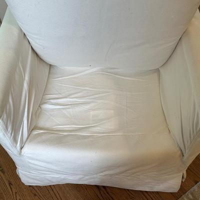 Lee Industries Slipcover Swivel Armchair (2 of 2)
