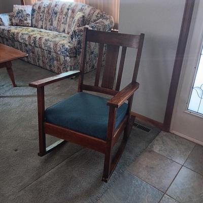 BEAUTIFUL ANTIQUE WALL MIRROR AND AN ANTIQUE ROCKING CHAIR