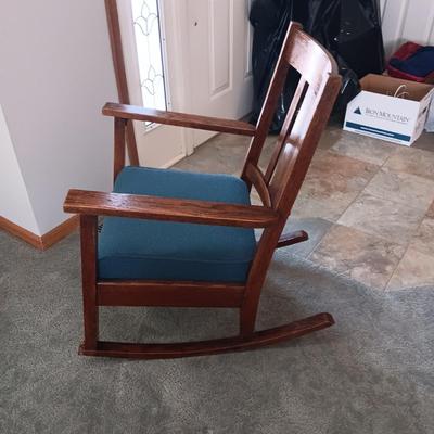 BEAUTIFUL ANTIQUE WALL MIRROR AND AN ANTIQUE ROCKING CHAIR