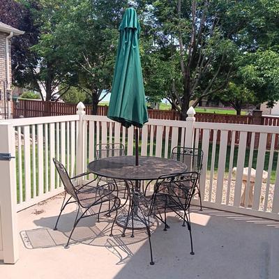 ROUND METAL MESH PATIO TABLE WITH 4 CHAIRS, UMBRELLA STAND AND UMBRELLA