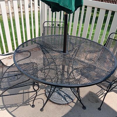 ROUND METAL MESH PATIO TABLE WITH 4 CHAIRS, UMBRELLA STAND AND UMBRELLA