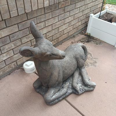 HEAVY CONCRETE DEER