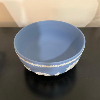 970 Wedgwood Jasperware Bowl With Stoneware Platter