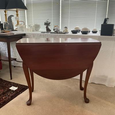 974 Mahogany Round Drop Leaf Table