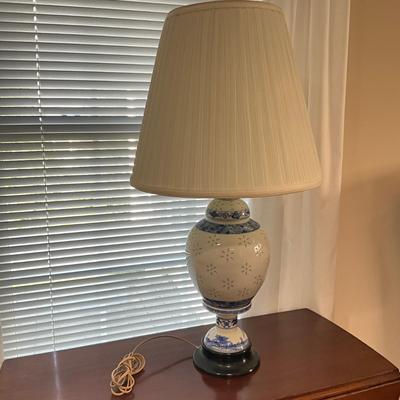 975 Blue & White Rice Lamp