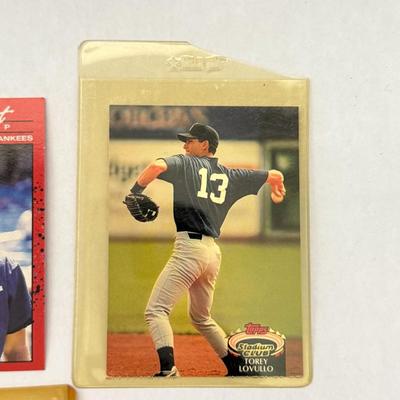 Lot 12: Vintage & Modern MLB Baseball Card Lot – Greg Maddux Rated Rookie, Torii Hunter, Jermaine Dye & More