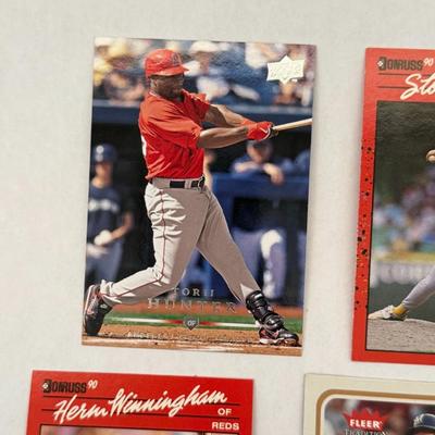 Lot 12: Vintage & Modern MLB Baseball Card Lot – Greg Maddux Rated Rookie, Torii Hunter, Jermaine Dye & More