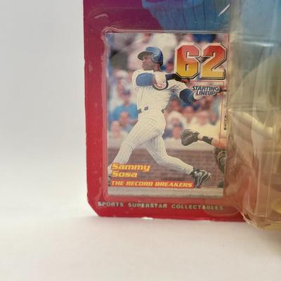 Lot 26: Sammy Sosa Starting Lineup – Home Run Record Breaker Edition | MLB Collectible Figure
