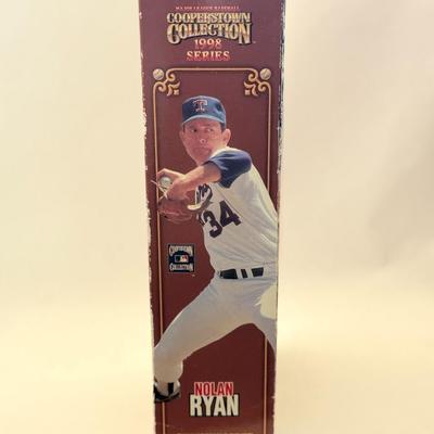 Lot 27: Nolan Ryan 1998 Starting Lineup Figure – MLB Pitching Legend & Hall of Famer Collectible