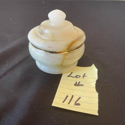Covered salt cellar