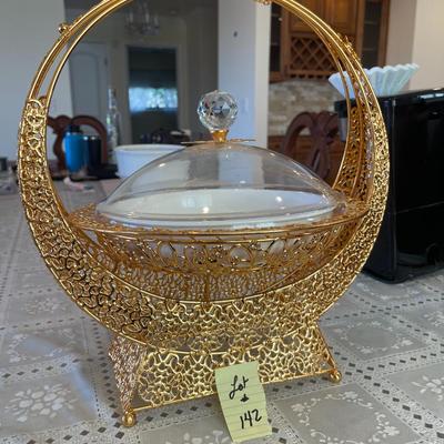 Decorative serving bowl