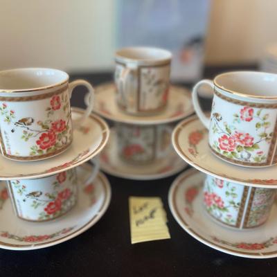 Cups & Saucers