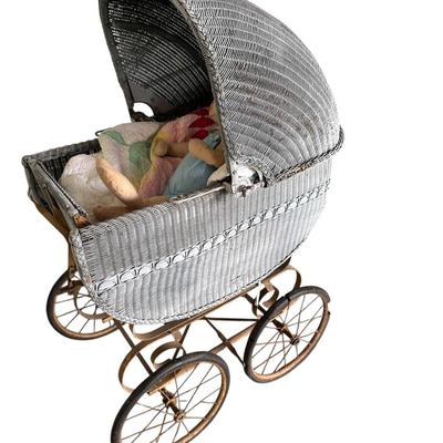 Antique Wicker Baby Buggy w/ cutter quilt