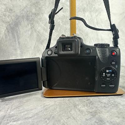 Lot 1: Canon PowerShot SX50 HS Camera