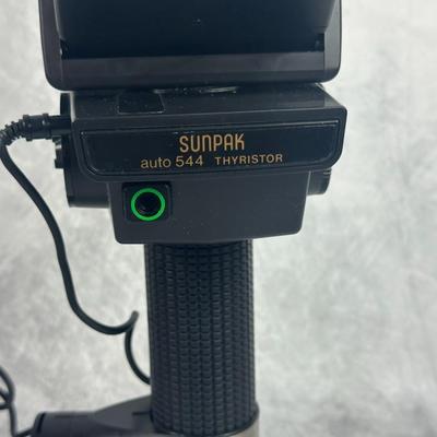 Lot 5: Sunpak Auto 544 Thyristor Handle Flash
