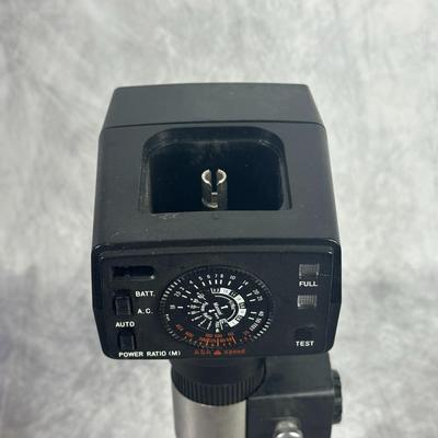 Lot 7: Sunpak Handle Flash