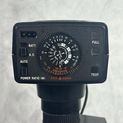 Lot 7: Sunpak Handle Flash