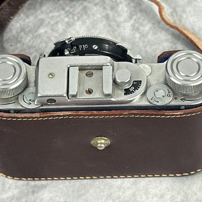 Lot 14: Vintage Edinex Camera with Case