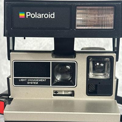 Lot 15: Vintage Polaroid Sun600 Instant Film Camera