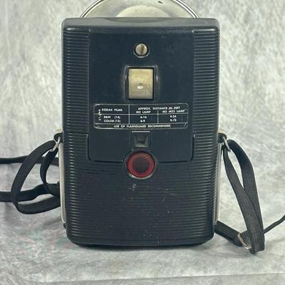 Lot 18: Vintage Kodak 'Brownie' Starflash Camera