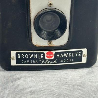 Lot 20: Vintage Kodak Brownie Hawkeye Camera