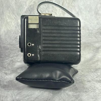 Lot 20: Vintage Kodak Brownie Hawkeye Camera