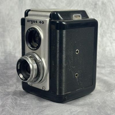 Lot 24: Vintage Argus 40 Box Camera