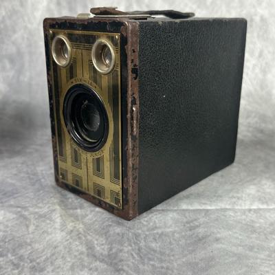 Lot 28: Lot of 3 Decorative Vintage Kodak Box Cameras