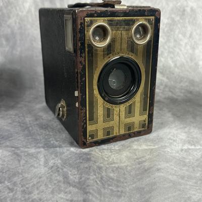 Lot 28: Lot of 3 Decorative Vintage Kodak Box Cameras