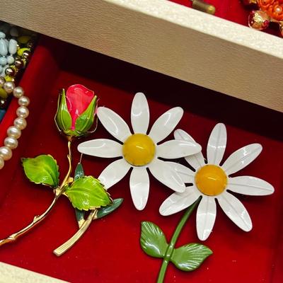 Lot 83: Jewelry Box LOADED with Vintage Costume Jewelry! Necklaces, Pins, Earrings and More!
