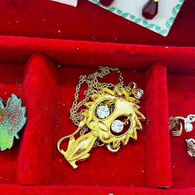 Lot 83: Jewelry Box LOADED with Vintage Costume Jewelry! Necklaces, Pins, Earrings and More!