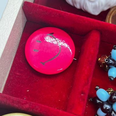 Lot 83: Jewelry Box LOADED with Vintage Costume Jewelry! Necklaces, Pins, Earrings and More!