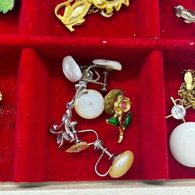 Lot 83: Jewelry Box LOADED with Vintage Costume Jewelry! Necklaces, Pins, Earrings and More!