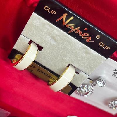 Lot 83: Jewelry Box LOADED with Vintage Costume Jewelry! Necklaces, Pins, Earrings and More!