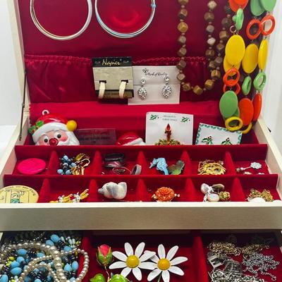 Lot 83: Jewelry Box LOADED with Vintage Costume Jewelry! Necklaces, Pins, Earrings and More!